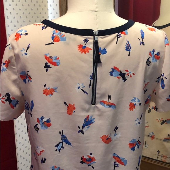 GUC Talbots floral blouse - size 8P - Picture 4 of 8